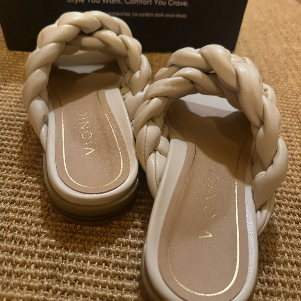 Vionic Cream Kalina Braided Slip-On Sandal
Size: 6 / Width: M - Picture 8 of 10